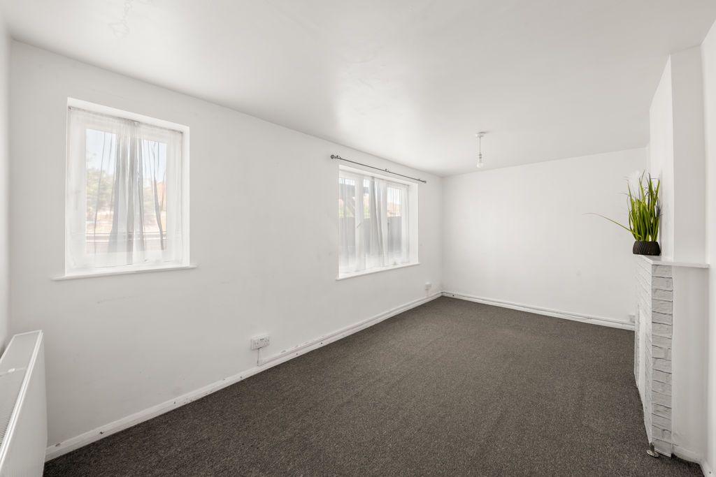 Property photo 3 of 16 Photo 8