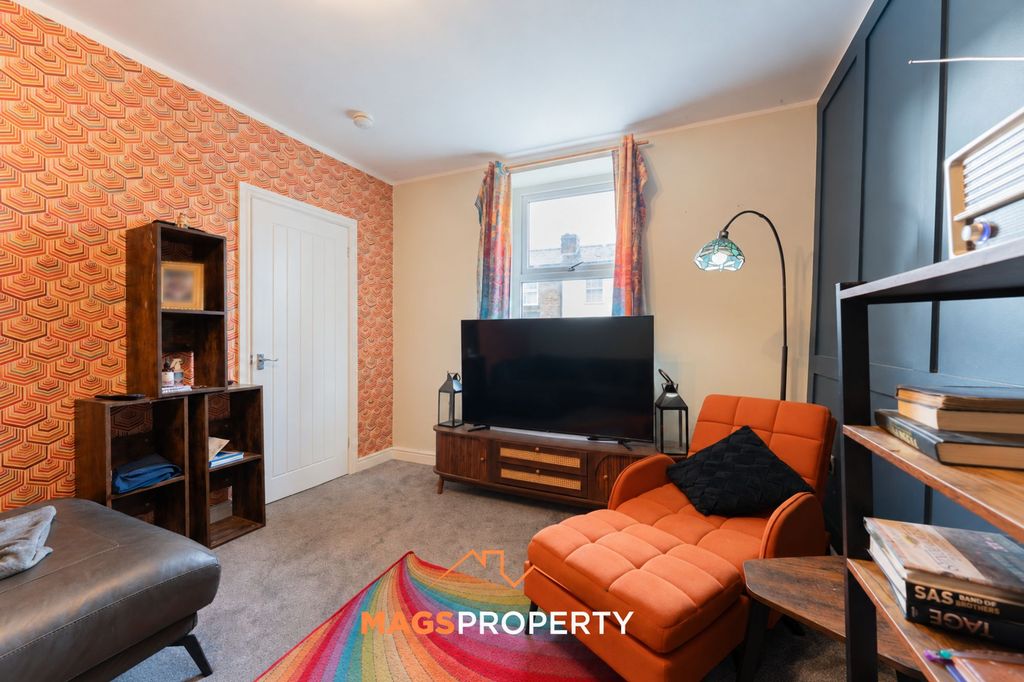 Property photo 3 of 24