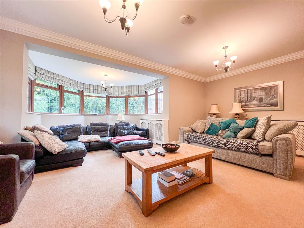 Property photo 3 of 47 Sitting Room