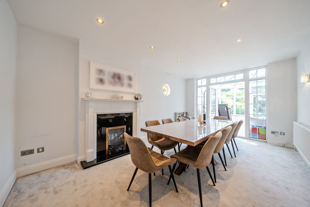 Property photo 3 of 25 1485633-19-6A4B7A...