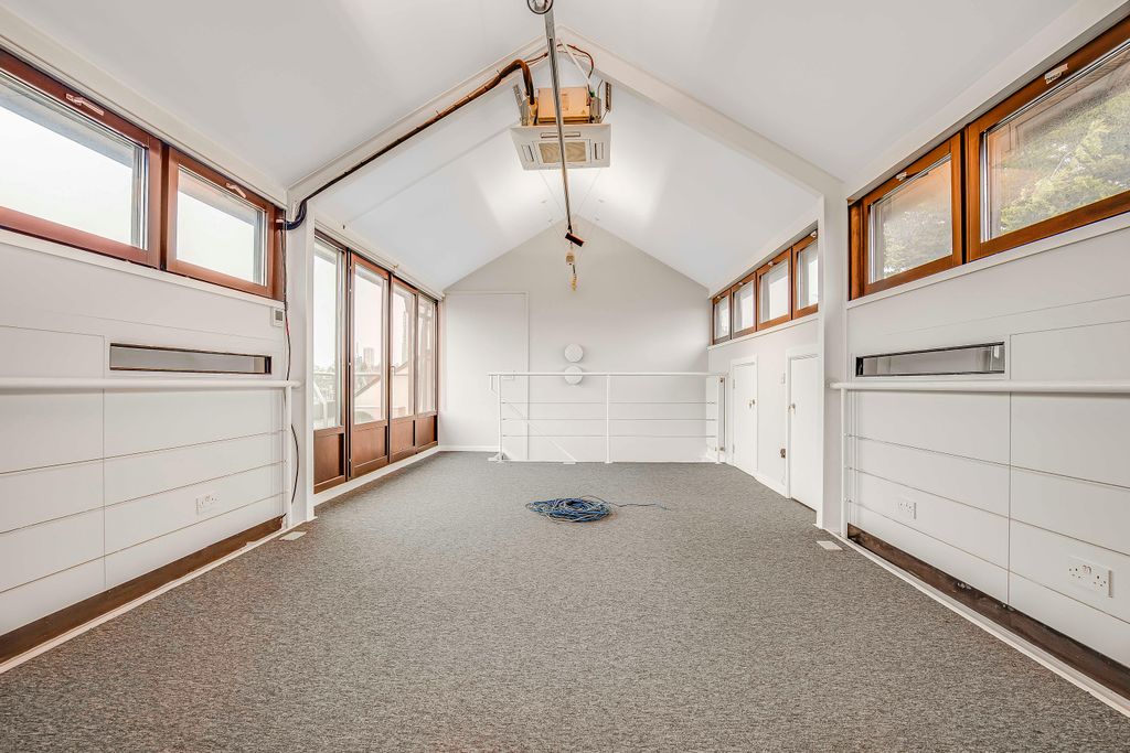 Property photo 2 of 12 Forest_Real_Estate-_8_Iron_Bridge_House-8.Jpg