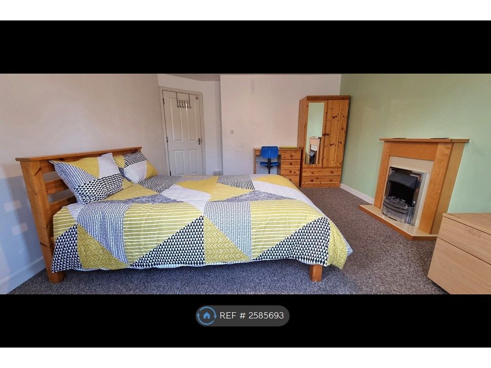 Property photo 2 of 7 Bedroom 1