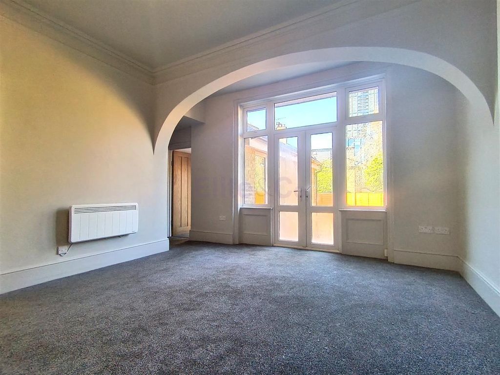 Property photo 2 of 14 Lounge/Diner