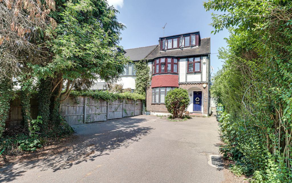 Property photo 1 of 16 Front