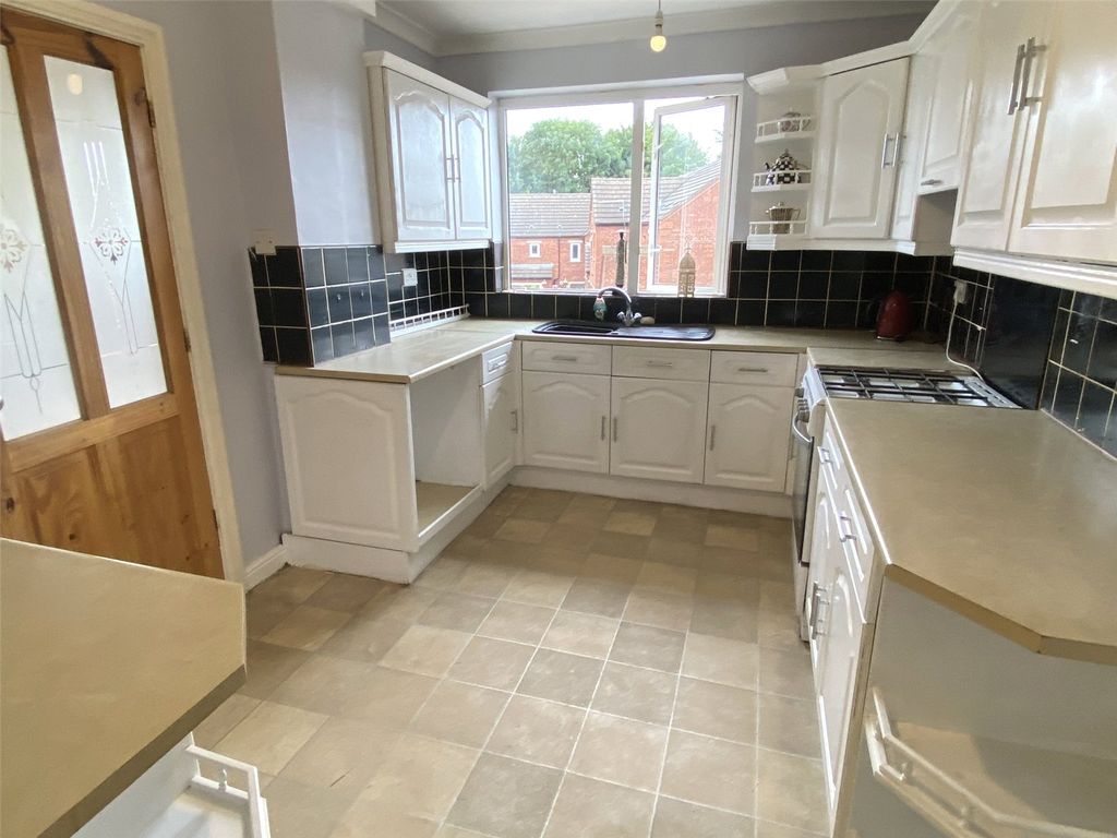 Property photo 2 of 18 Picture No. 14