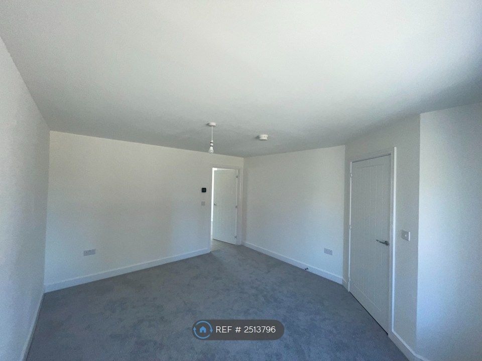 Property photo 3 of 16 Living Room