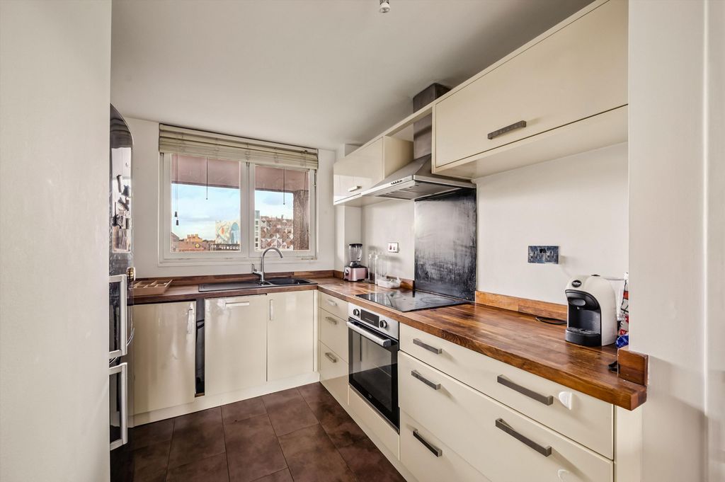 Property photo 3 of 11 Image