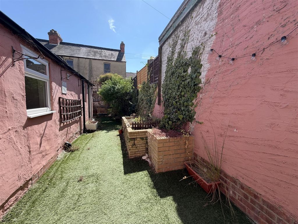 Property photo 3 of 15 Externally