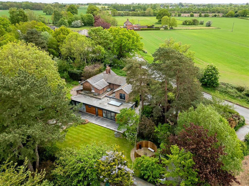 Property photo 3 of 45