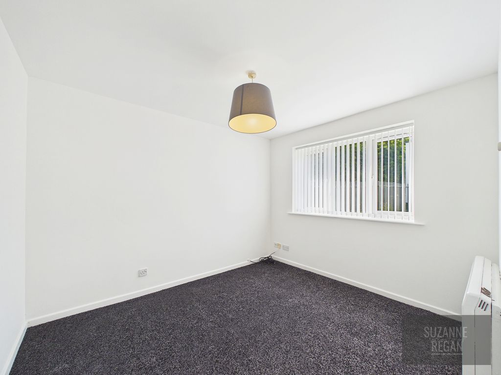 Property photo 3 of 11 Cam03318G0-Pr0052-Still006