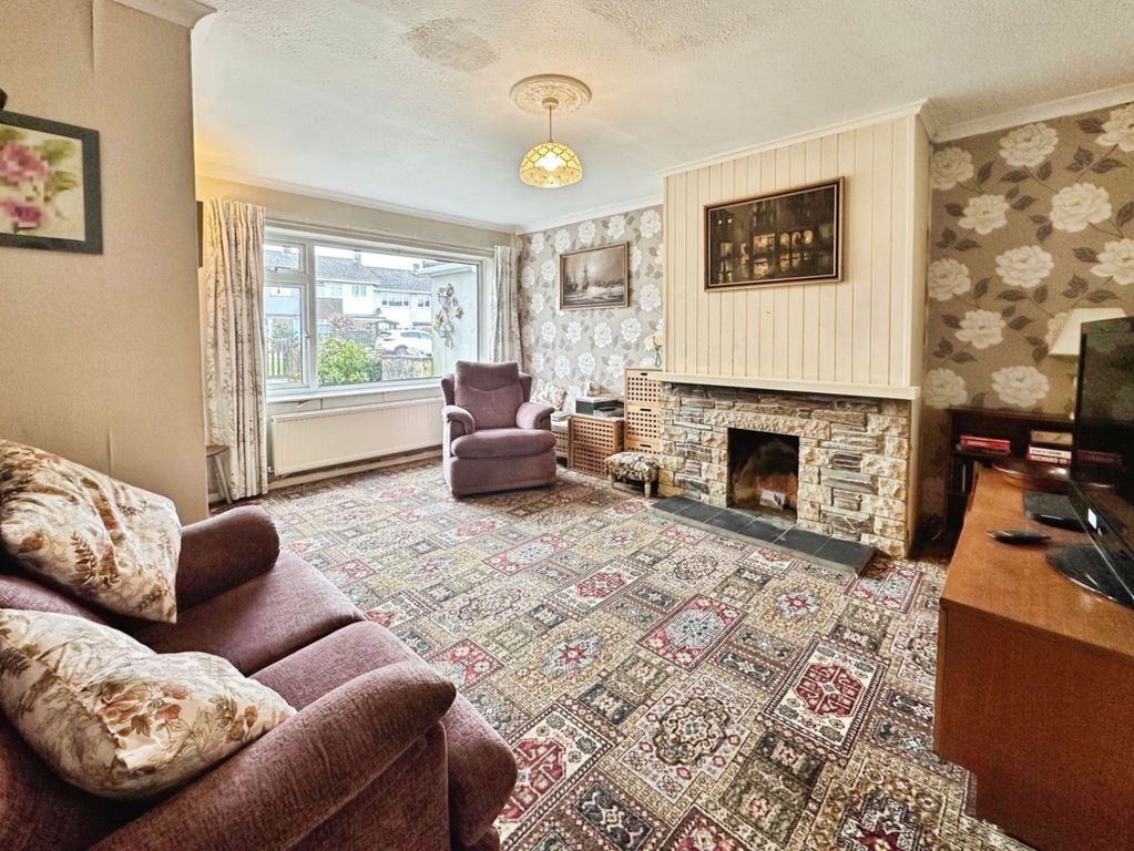 Property photo 3 of 27