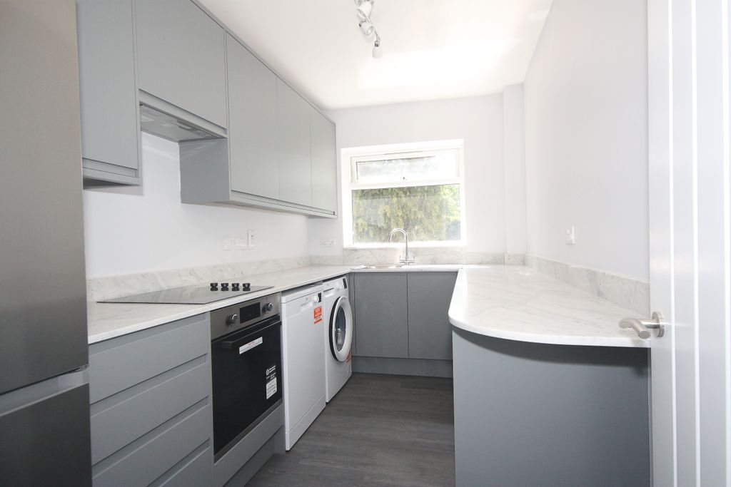 Property photo 3 of 6 Kitchen