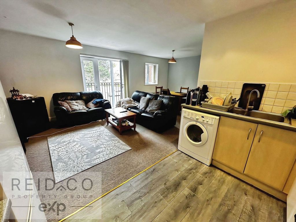 Property photo 3 of 12