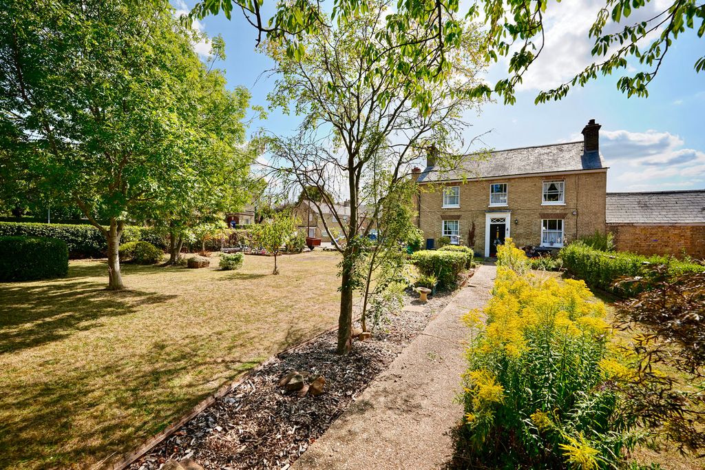 Property photo 1 of 12