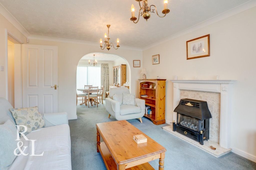 Property photo 3 of 32 Royston&amp;Lund (8).Jpg