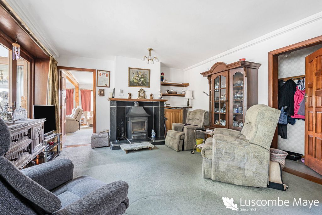 Property photo 3 of 18