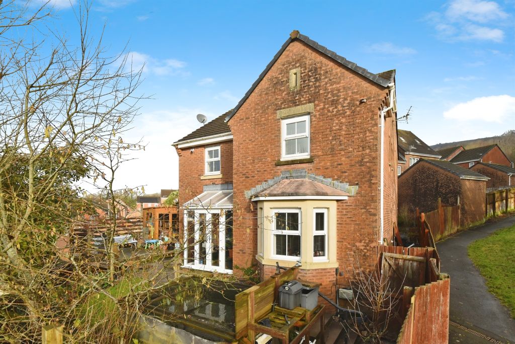 Property photo 1 of 21