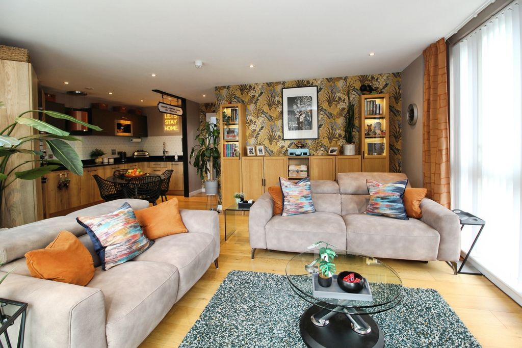 Property photo 2 of 15