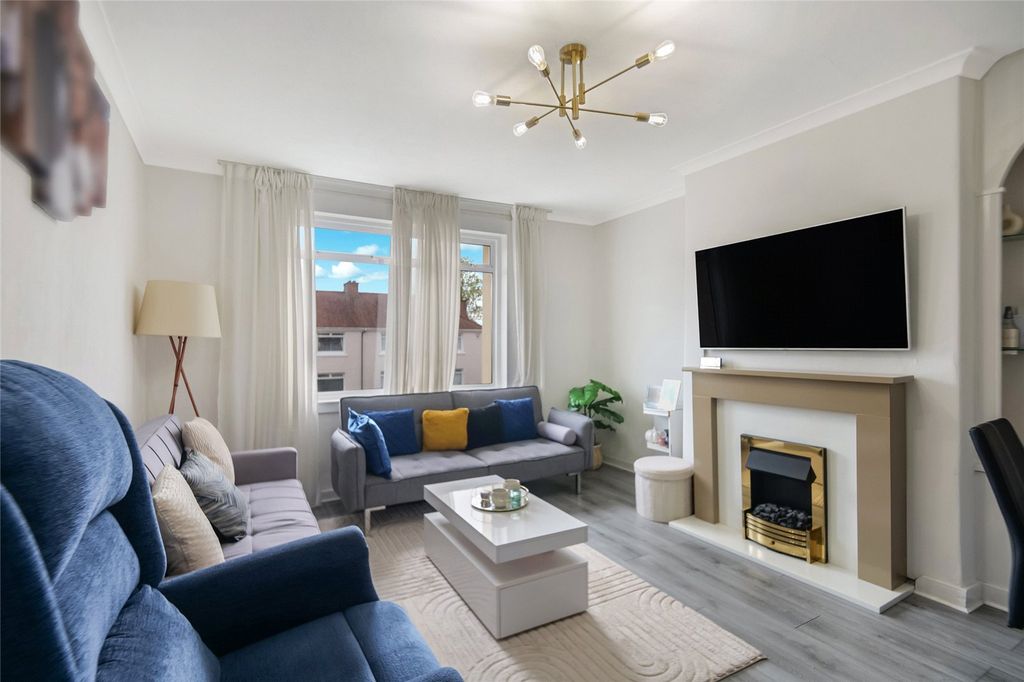 Property photo 2 of 15 2