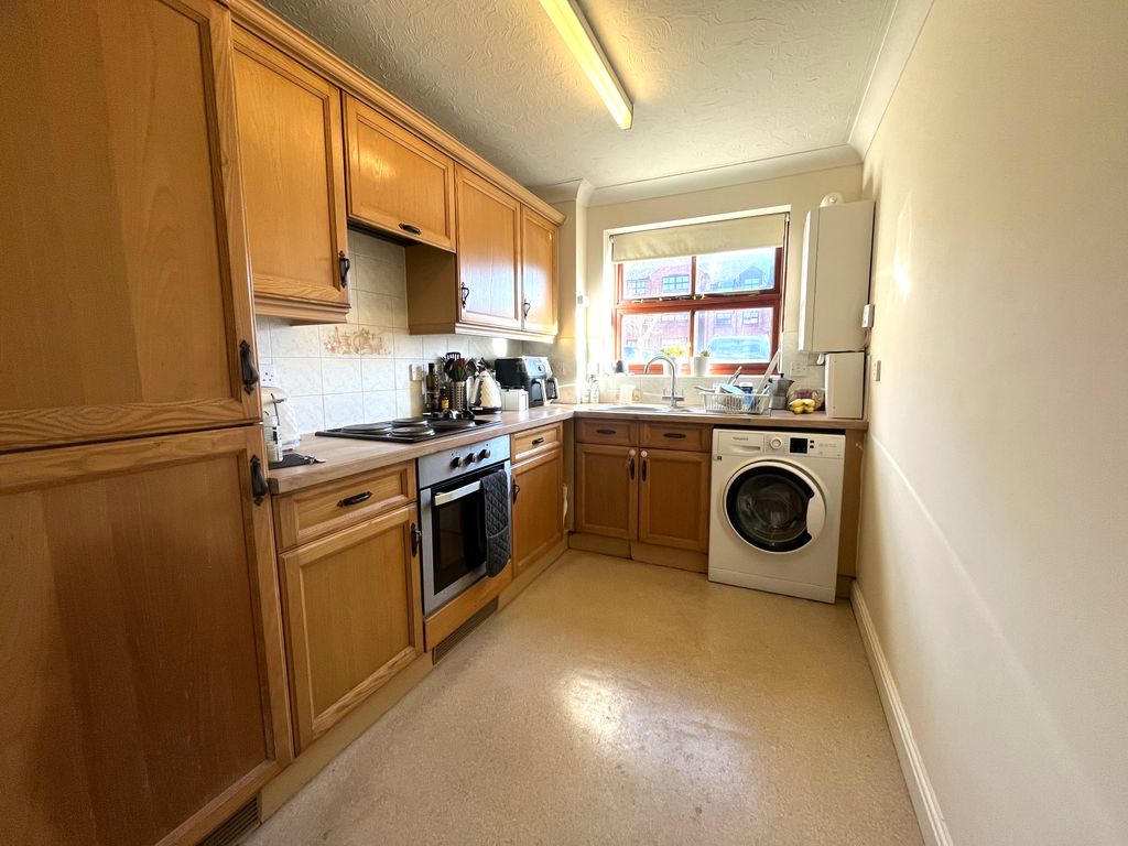 Property photo 3 of 5 Kitchen