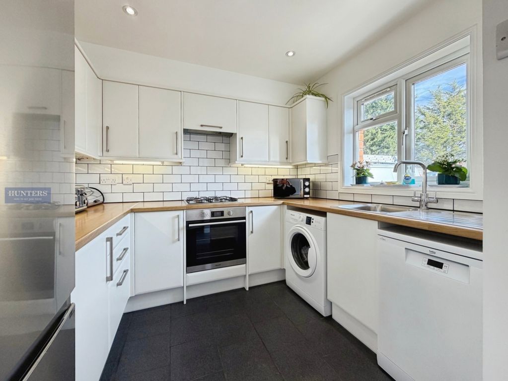 Property photo 3 of 21 Kitchen