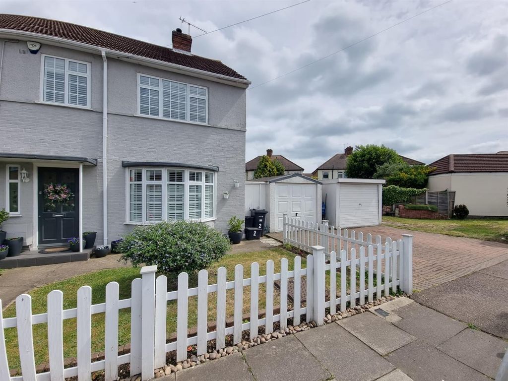 Property photo 2 of 31