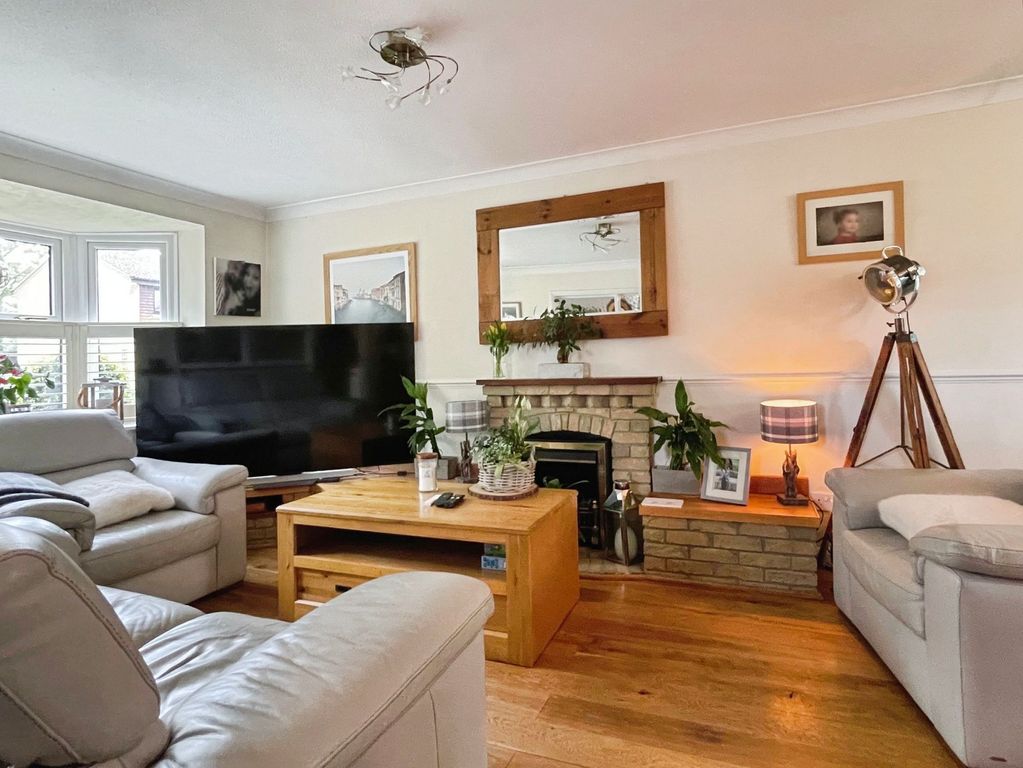 Property photo 2 of 28