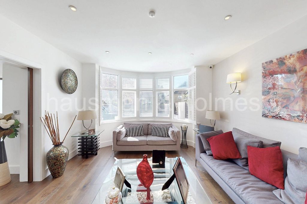 Property photo 2 of 26