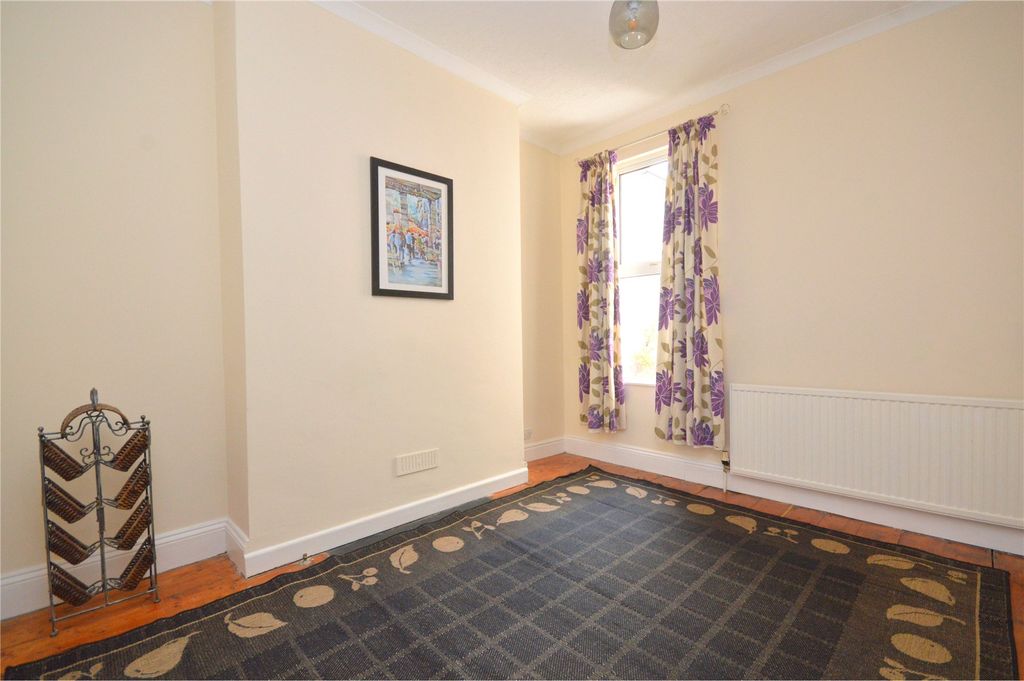 Property photo 3 of 14 Dining Room