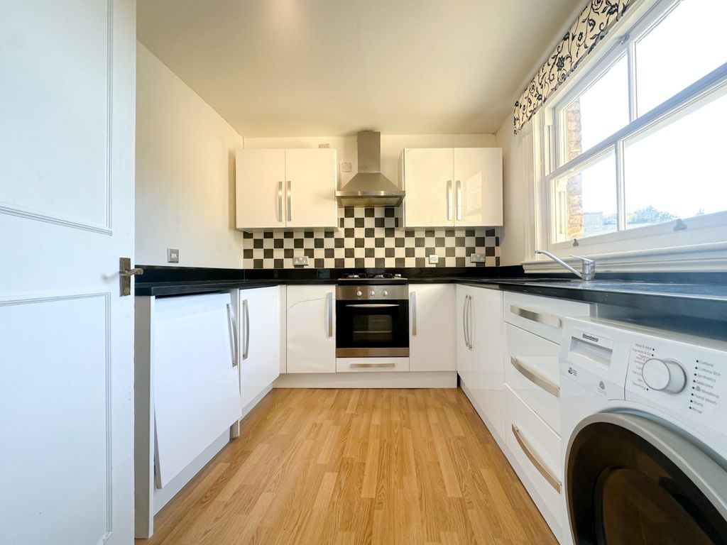 Property photo 2 of 10 Picture No. 13