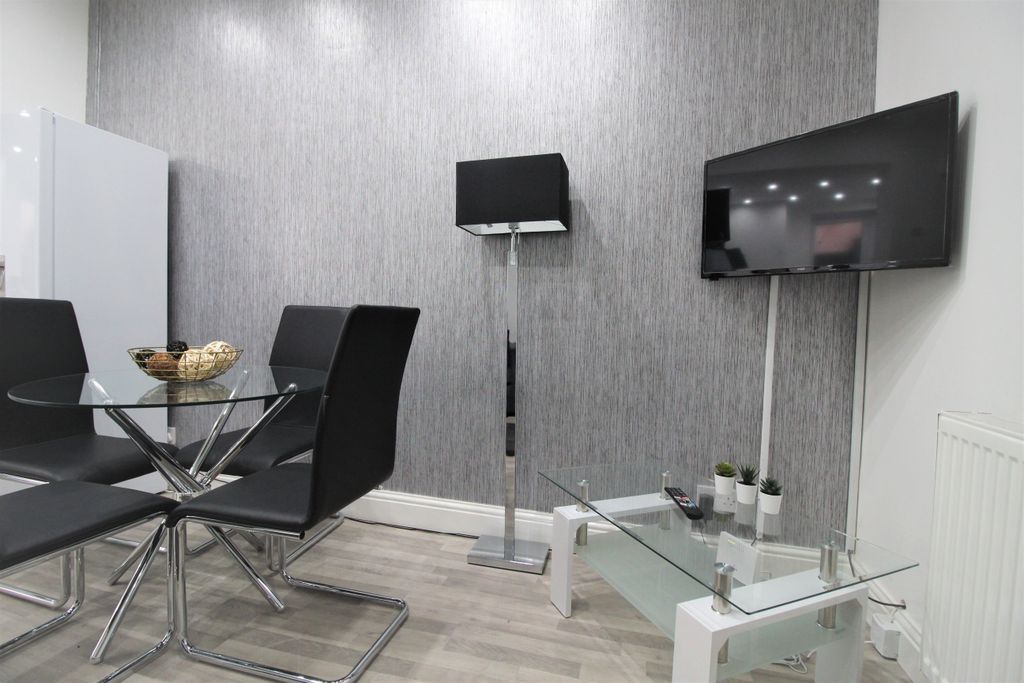 Property photo 3 of 11 Living Room 3