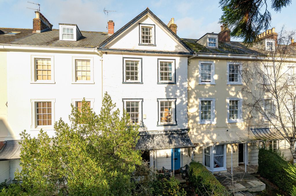 Property photo 1 of 28