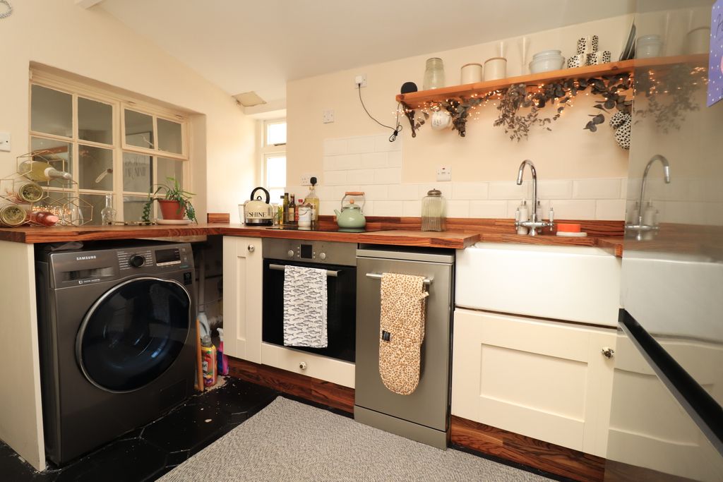 Property photo 3 of 12 Img_8862