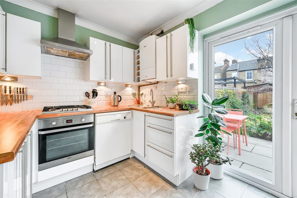 Property photo 3 of 13