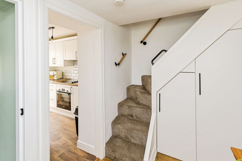 Property photo 3 of 23 Pbox-Img.Jpg