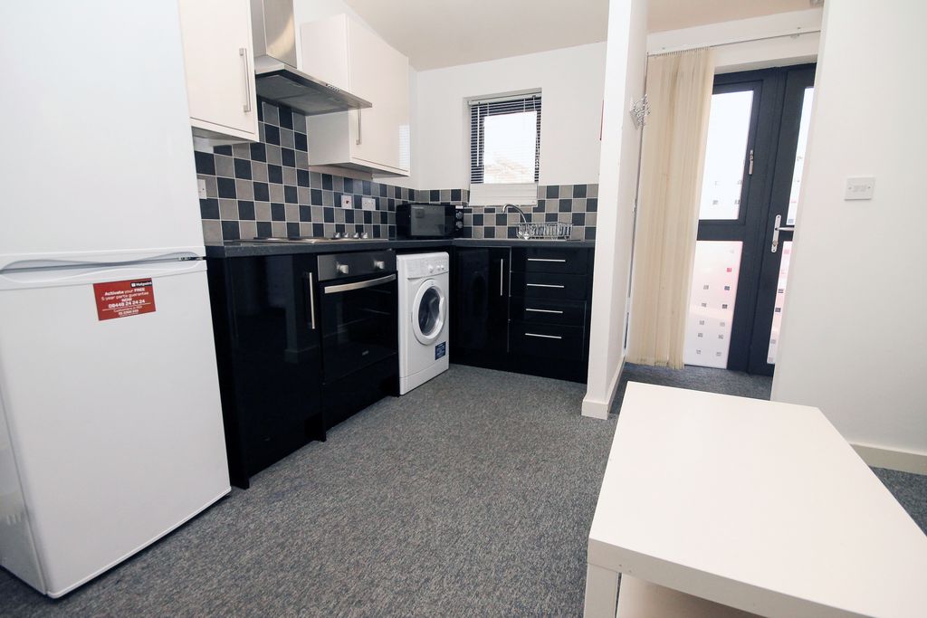 Property photo 2 of 4 Kitchen