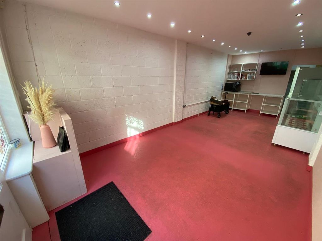 Property photo 3 of 6 435140dc-B251-4Ef1-B352-03c37A7Aab04.Jpg