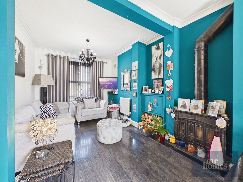 Property photo 3 of 23