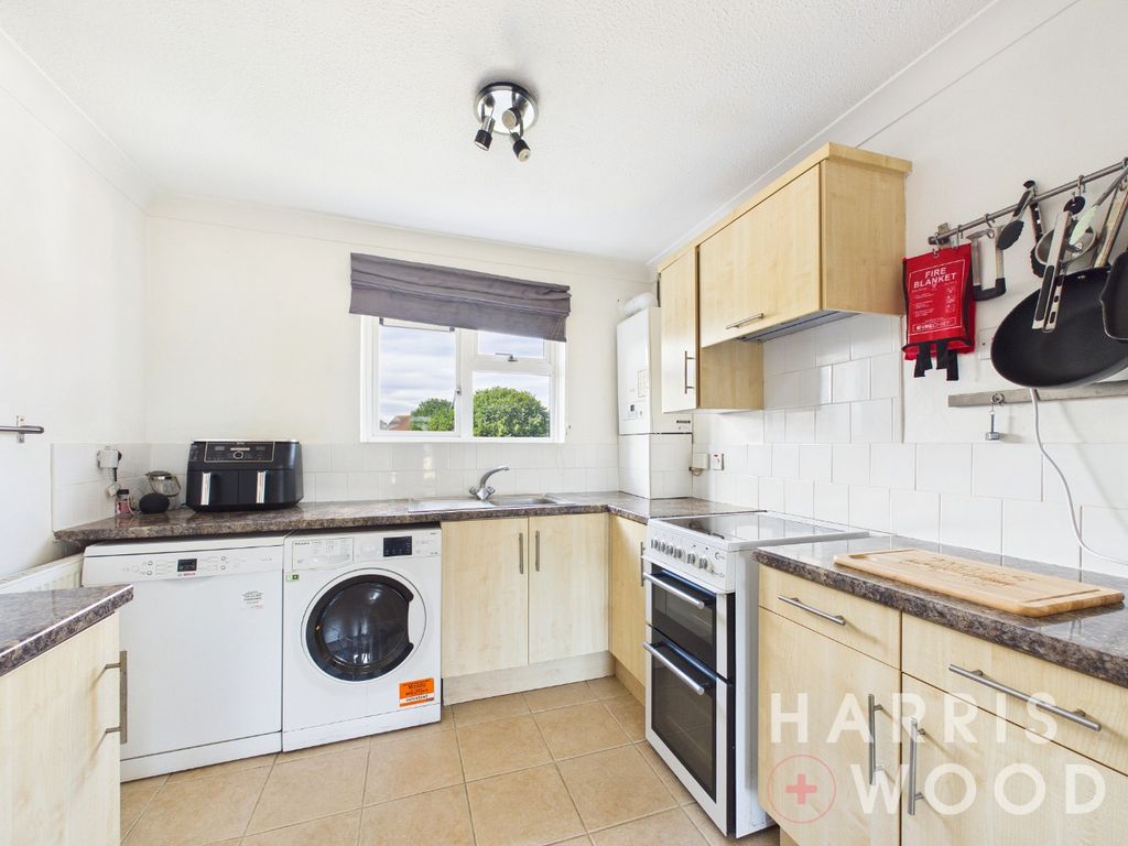 Property photo 2 of 18 5217692