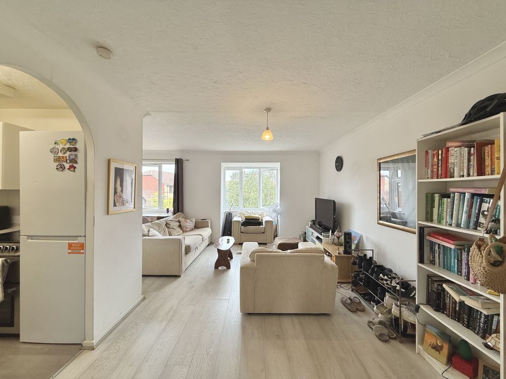 Property photo 2 of 11
