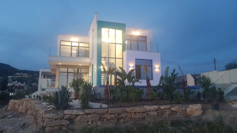 Property photo 1 of 13 Front View