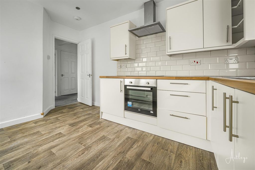 Property photo 2 of 13 Kitchen/Diner