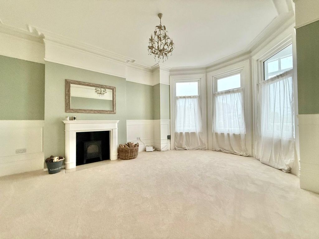 Property photo 2 of 34 Picture No. 68