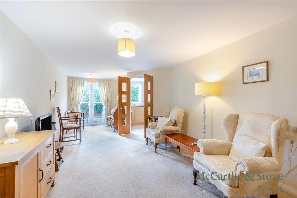 Property photo 3 of 17 8701022-Interior09.Jpg