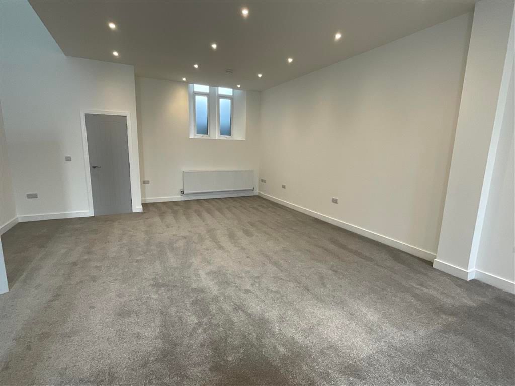 Property photo 1 of 9 Lounge