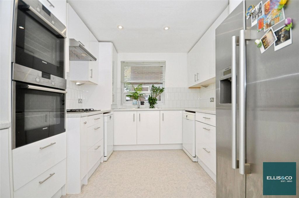 Property photo 2 of 16 Picture No. 10