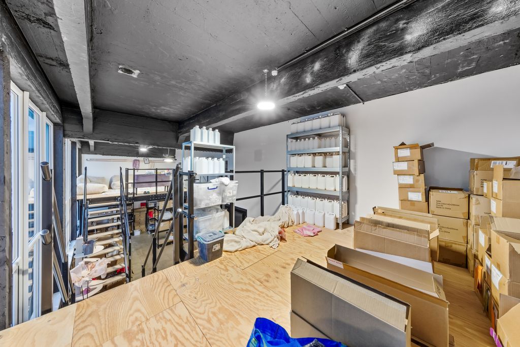 Property photo 1 of 29