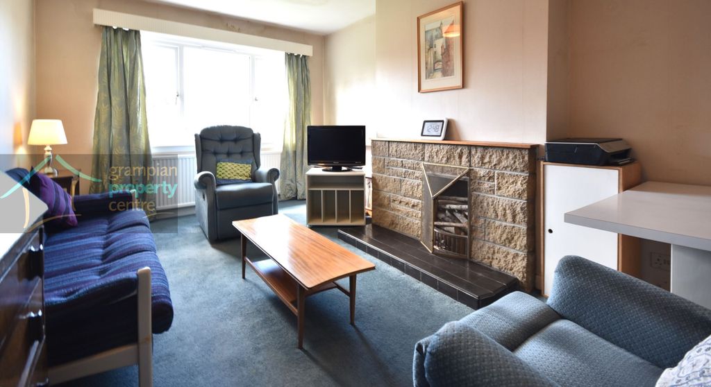 Property photo 3 of 16 Lounge 2.Jpg