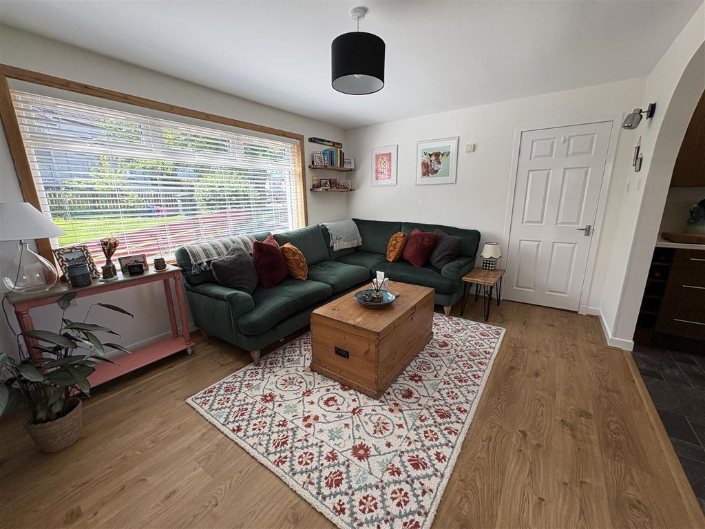 Property photo 2 of 21 Loungeimg_0945(35236651.1).Jpg