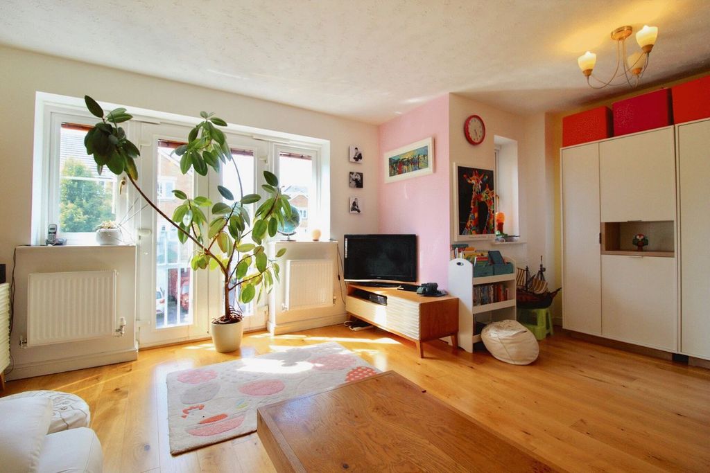 Property photo 2 of 23